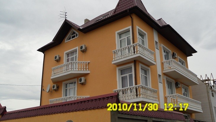 Остекление балконов и лоджий из ПВХ конструкций в Феодосии.