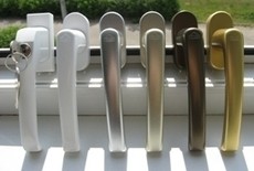 Оконная ручка с ключом Киев, ручка антидетка киев, Установка