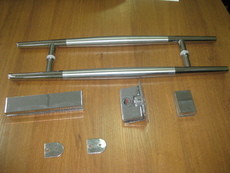 Комплектующие для стеклянных дверей.