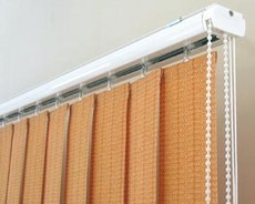 Горизонтальные жалюзи из алюминия, дерева и пластика.