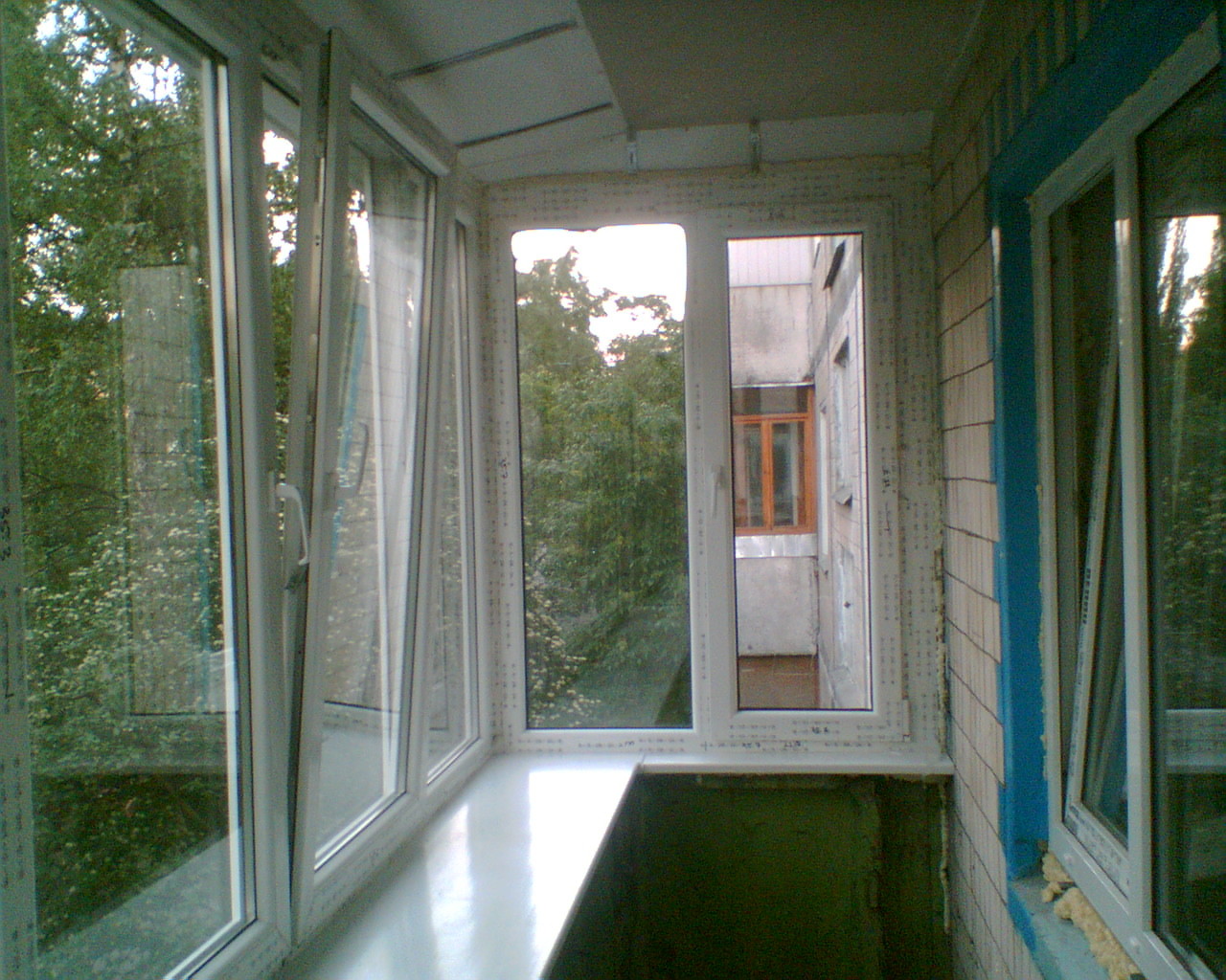 Окна, двери, балконы металлопластиковые..
