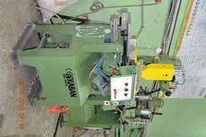Продам полуавтоматический станок с тремя фрезами для сверлен