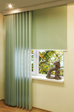 Вертикальные, горизонтальные и жалюзи из дерева. Шторы.