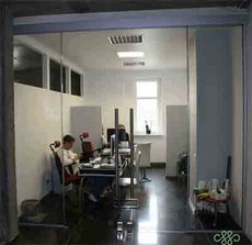 Стеклянные перегородки, витрины, входные группы, двери