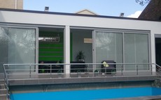 Двери из стекла. Раздвижные двери. Офисные перегородки.