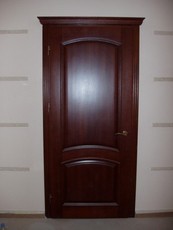 Двери деревянные из массива