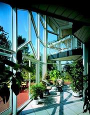 Алюминиевые окна, двери. Фасады вентелируемые, стеклянные.