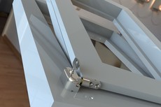 Блокиратор открывания створки