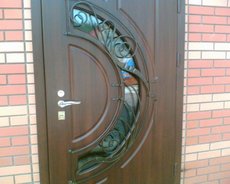 Броньовані двері.