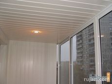 Обшивка балконов вагонкой, сайдингом.