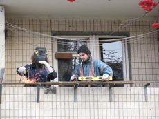 Сварка выноса балкона по подоконнику. Киев