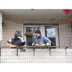 Сварка выноса балкона по подоконнику. Киев
