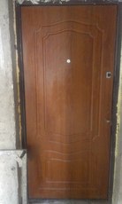 Продам входную дверь
