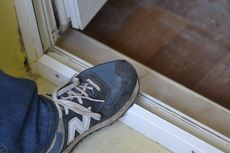 Защита порога AL к дверям ПВХ штульповым с высоким порогом