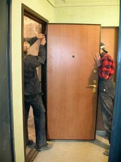 Вставляю встановлю відремонтую вхідні та міжкімнатні двері