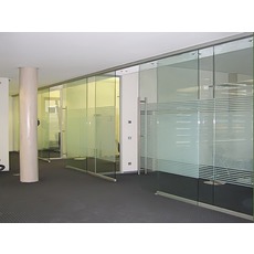 Цельностеклянные (стеклянные) перегородки для офиса и дома.