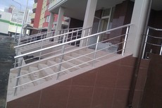 Монтаж алюминиевых ограждений