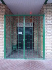 Решітчаста двері в тамбур