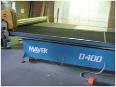 Стіл для різання скла Maver D400.