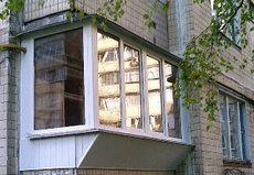 Балкон Г-образный 3 м с выносом вперед на 30 см от парапета