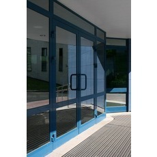 Алюминиевые двери от компании «Элпол» (Одесса)