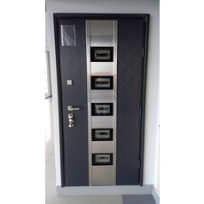 Вуличні двері броньовані, металеві з накладкою МДФ