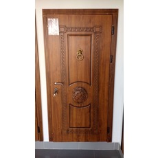 Глухі вулічні двері, металеві з декоративними МДФ накладками
