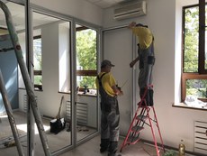 Монтажник стеклянных конструкций