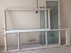 Продам оконный блок REHAU недорого