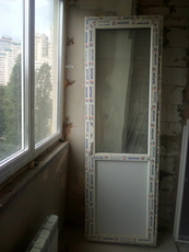 Продам балконную дверь