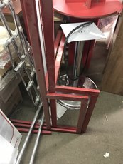 Выставочное оборудование в салон окон