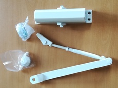 Дверной доводчик