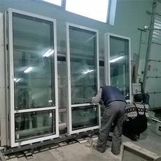 Металлопластиковые двери Kommerling KBE Trocal