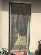 Безрамні москітні сітки